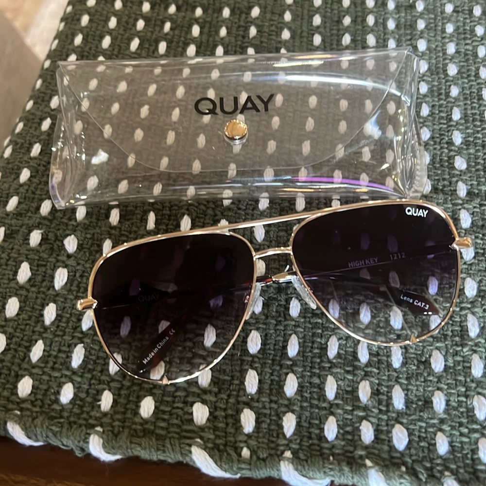 Brand New Quay High Key Aviators